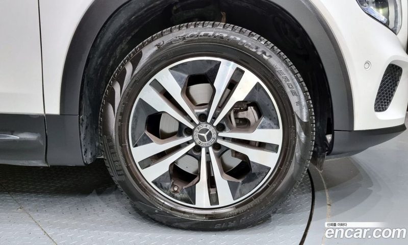 Mercedes Benz GLB-Class GLB200 D