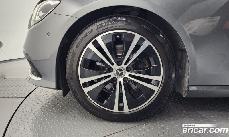 Mercedes Benz E-Class E250 Avantgarde