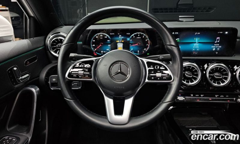 Mercedes Benz A-Class A250 4MATIC Sedan