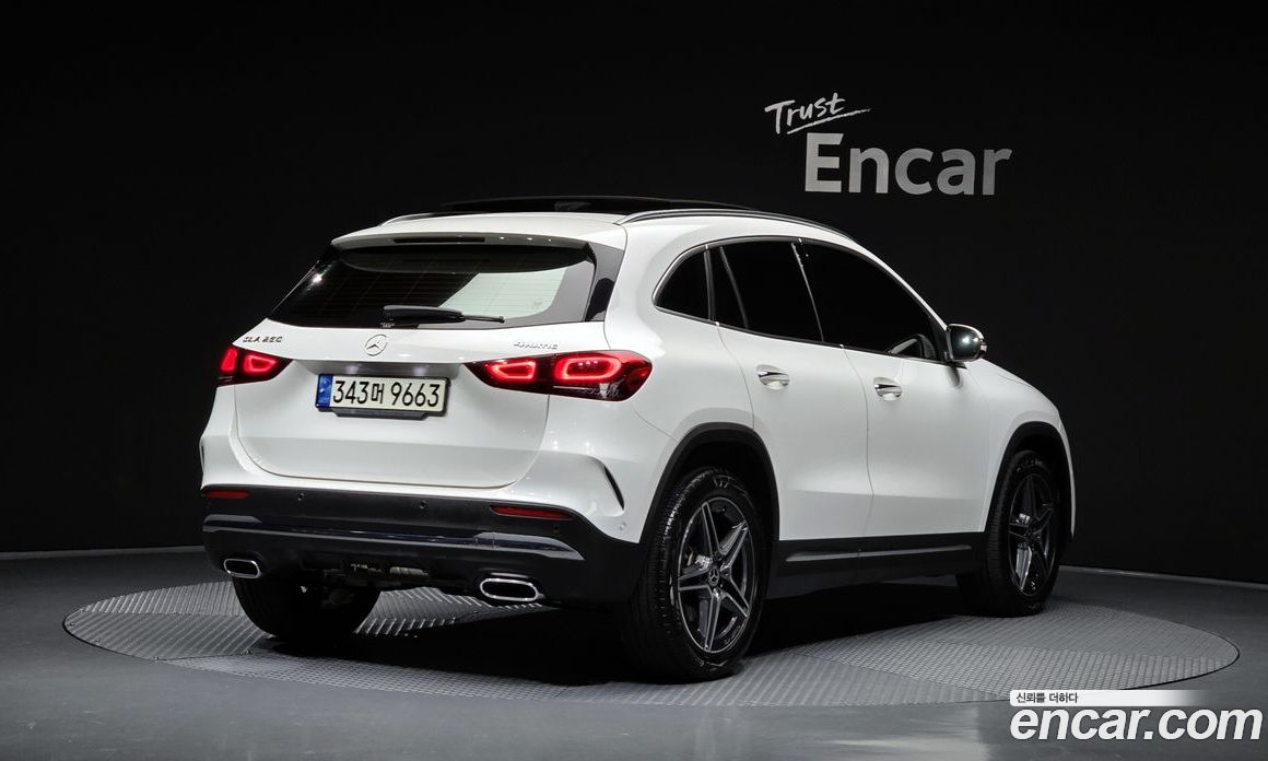Mercedes Benz GLA-Class GLA250 4MATIC