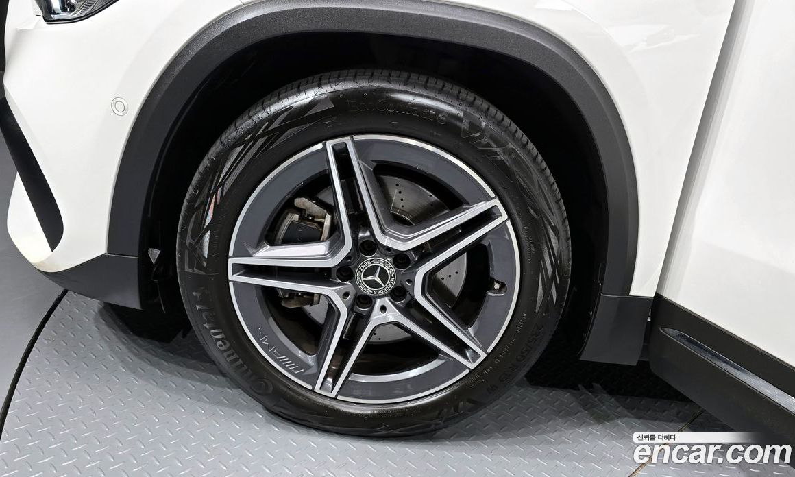 Mercedes Benz GLA-Class GLA250 4MATIC