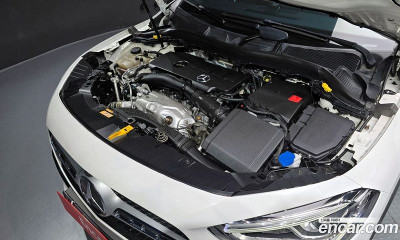 Mercedes Benz GLA-Class GLA250 4MATIC