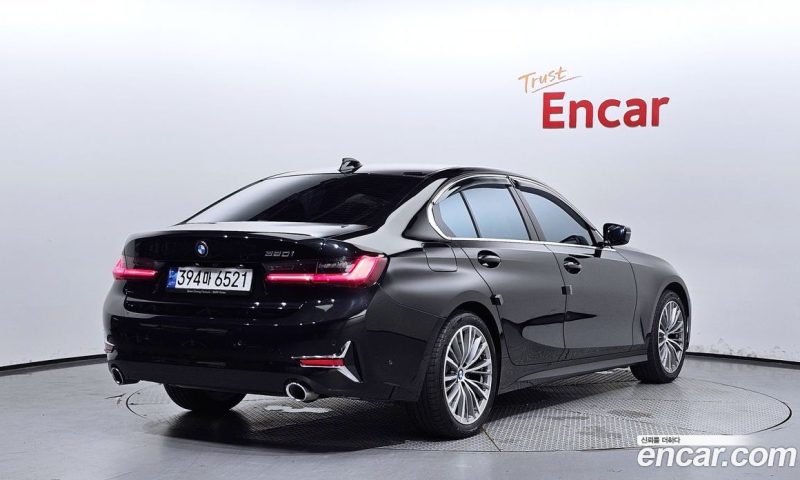 BMW 3-Series i320 Luxury