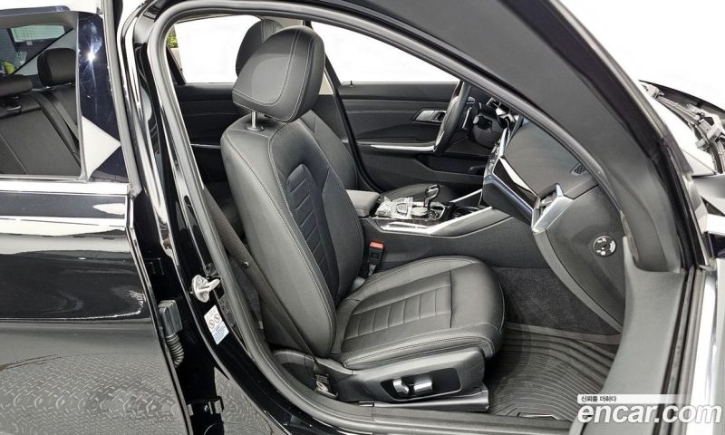 BMW 3-Series i320 Luxury