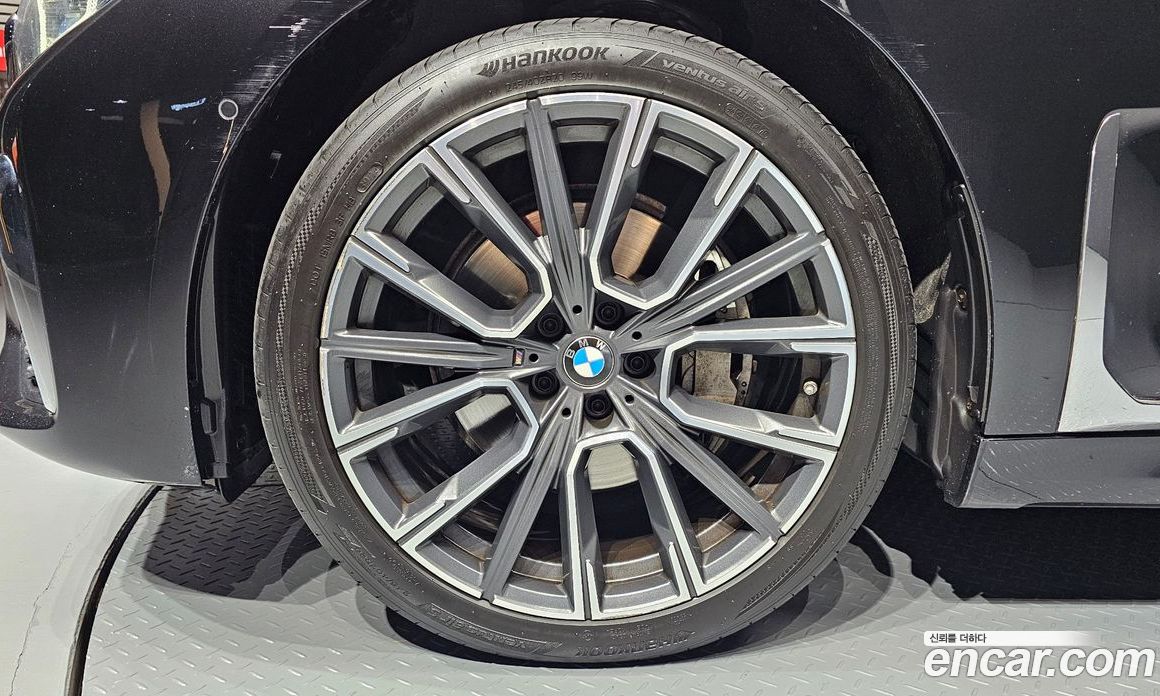 BMW 7-Series i740 M Sport