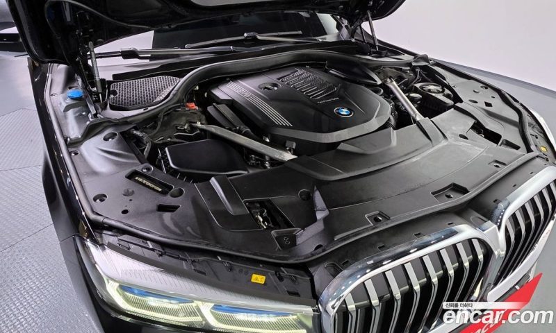 BMW 7-Series i740 Design Pure Excellence