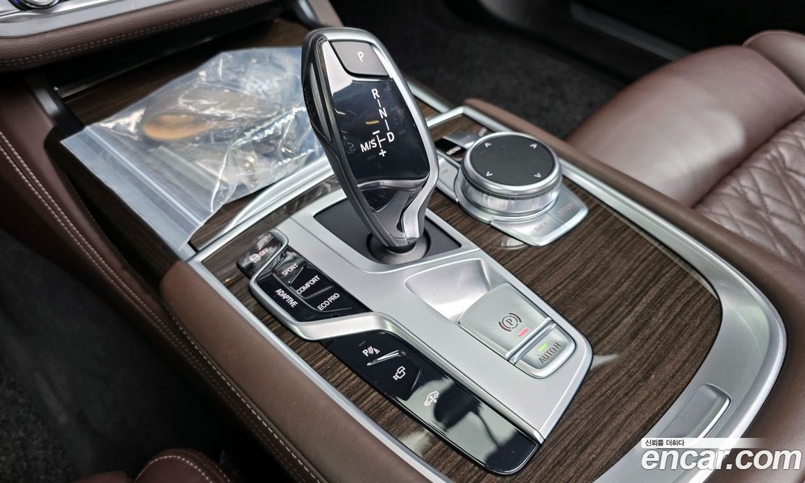 BMW 7-Series i740 Design Pure Excellence