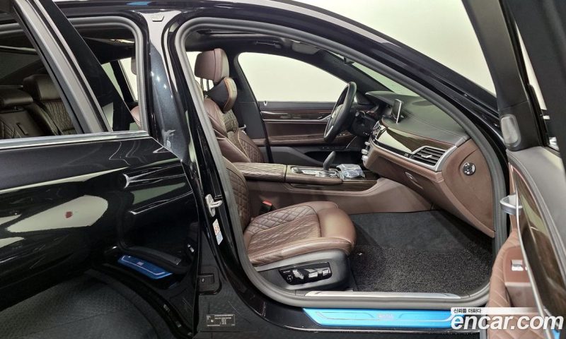 BMW 7-Series i740 Design Pure Excellence