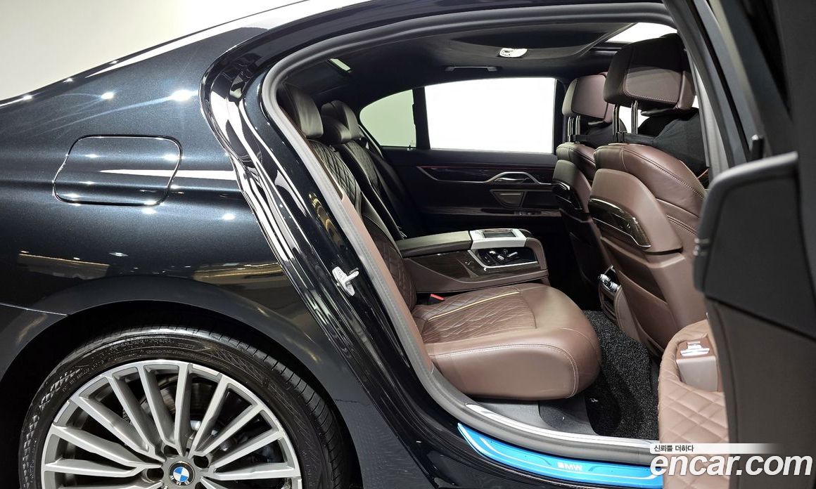 BMW 7-Series i740 Design Pure Excellence
