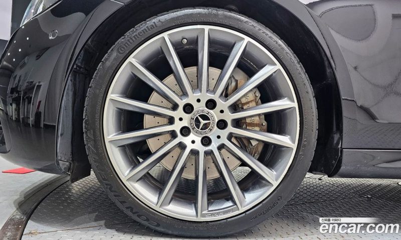 Mercedes Benz E-Class E350 4MATIC AMG Line