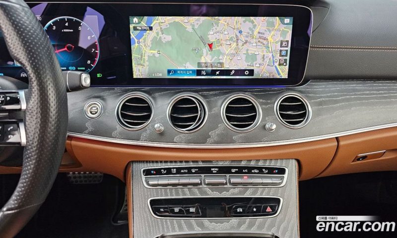 Mercedes Benz E-Class E350 4MATIC AMG Line