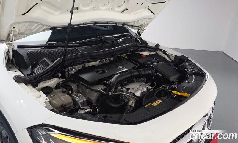 Mercedes Benz GLA-Class GLA250 4MATIC