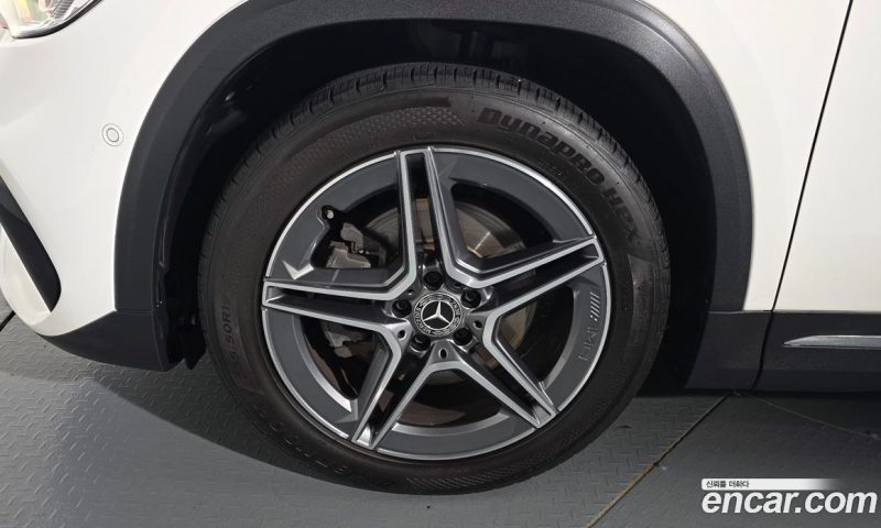 Mercedes Benz GLA-Class GLA250 4MATIC