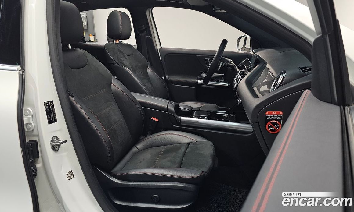 Mercedes Benz GLA-Class GLA250 4MATIC
