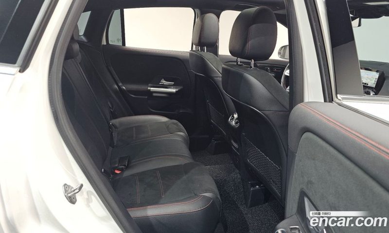 Mercedes Benz GLA-Class GLA250 4MATIC