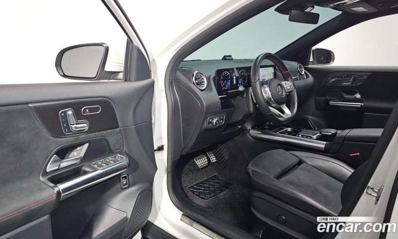 Mercedes Benz GLA-Class GLA250 4MATIC