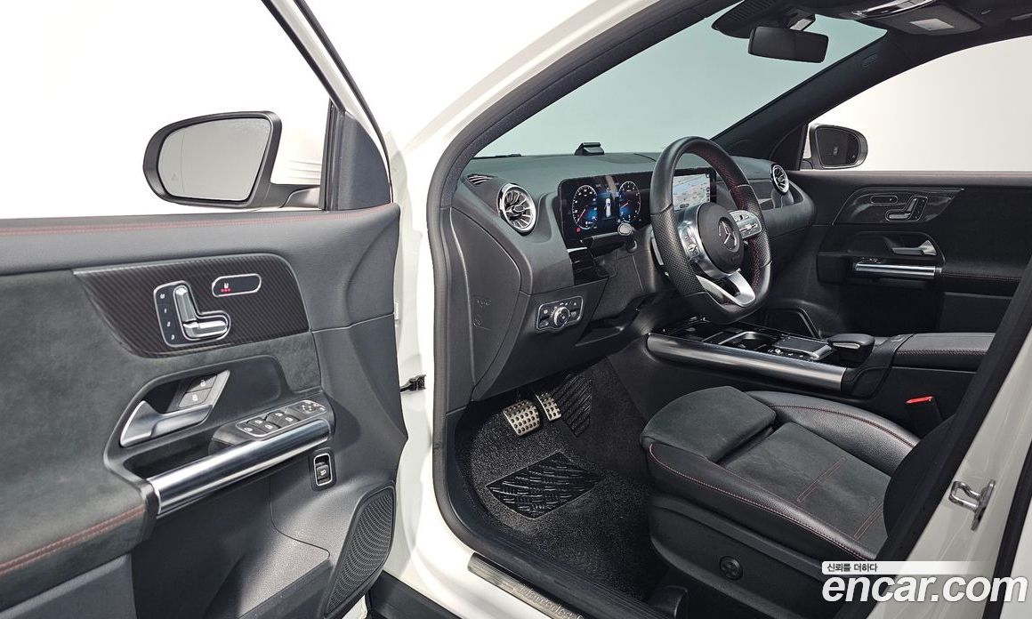Mercedes Benz GLA-Class GLA250 4MATIC