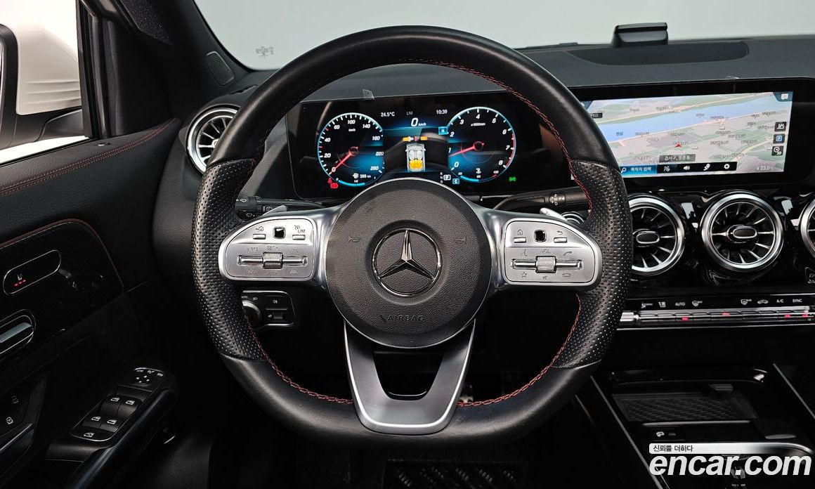 Mercedes Benz GLA-Class GLA250 4MATIC