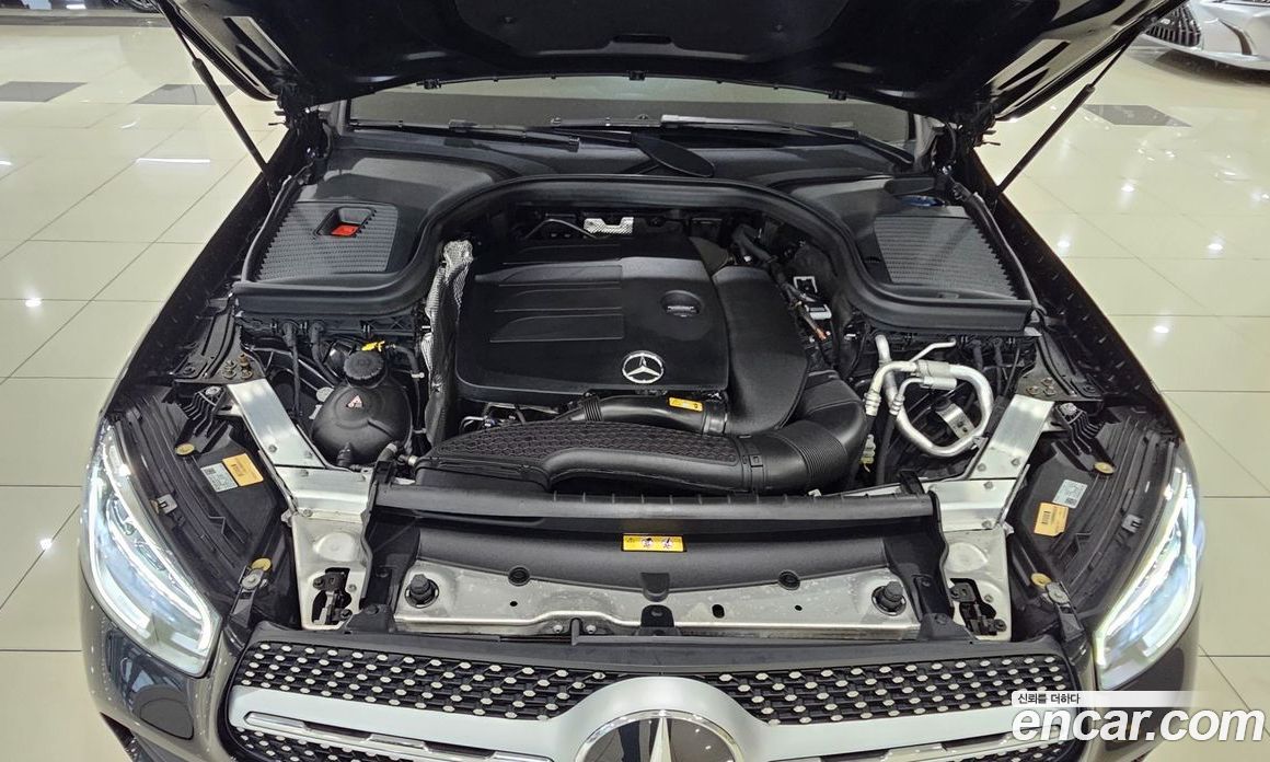 Mercedes Benz GLC-Class GCL300 4MATIC Coupe