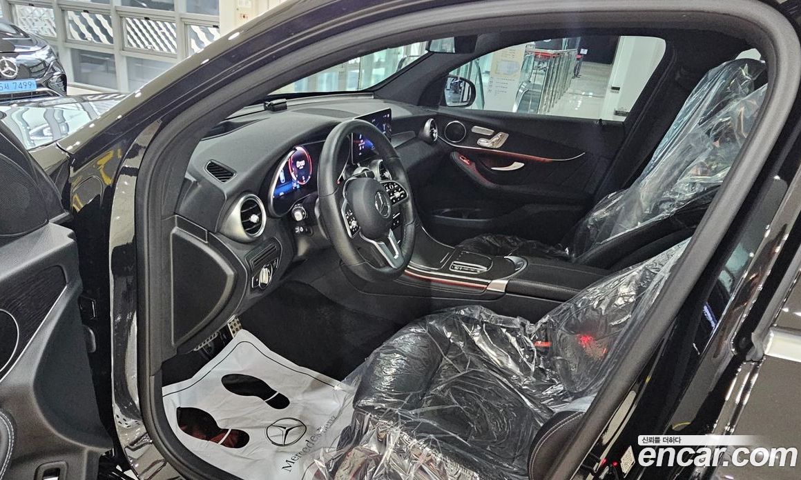 Mercedes Benz GLC-Class GCL300 4MATIC Coupe