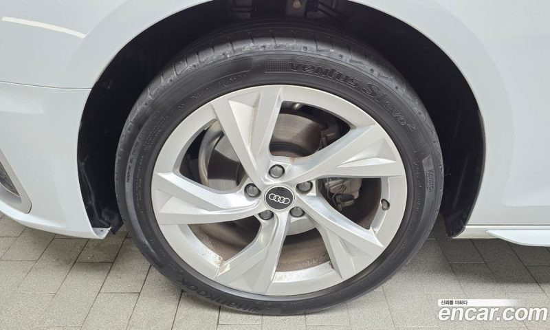 Audi A4 40 TFSI Premium
