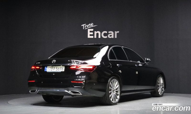 Mercedes Benz E-Class E350 4MATIC AMG Line