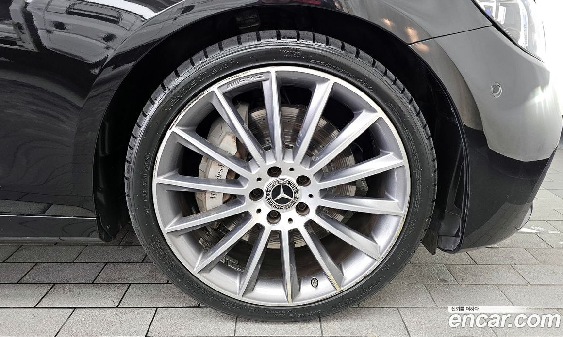 Mercedes Benz E-Class E350 4MATIC AMG Line