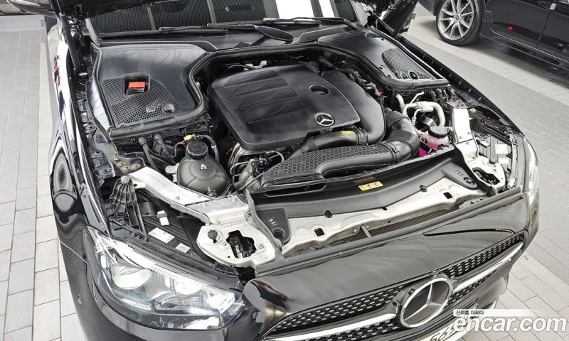 Mercedes Benz E-Class E350 4MATIC AMG Line