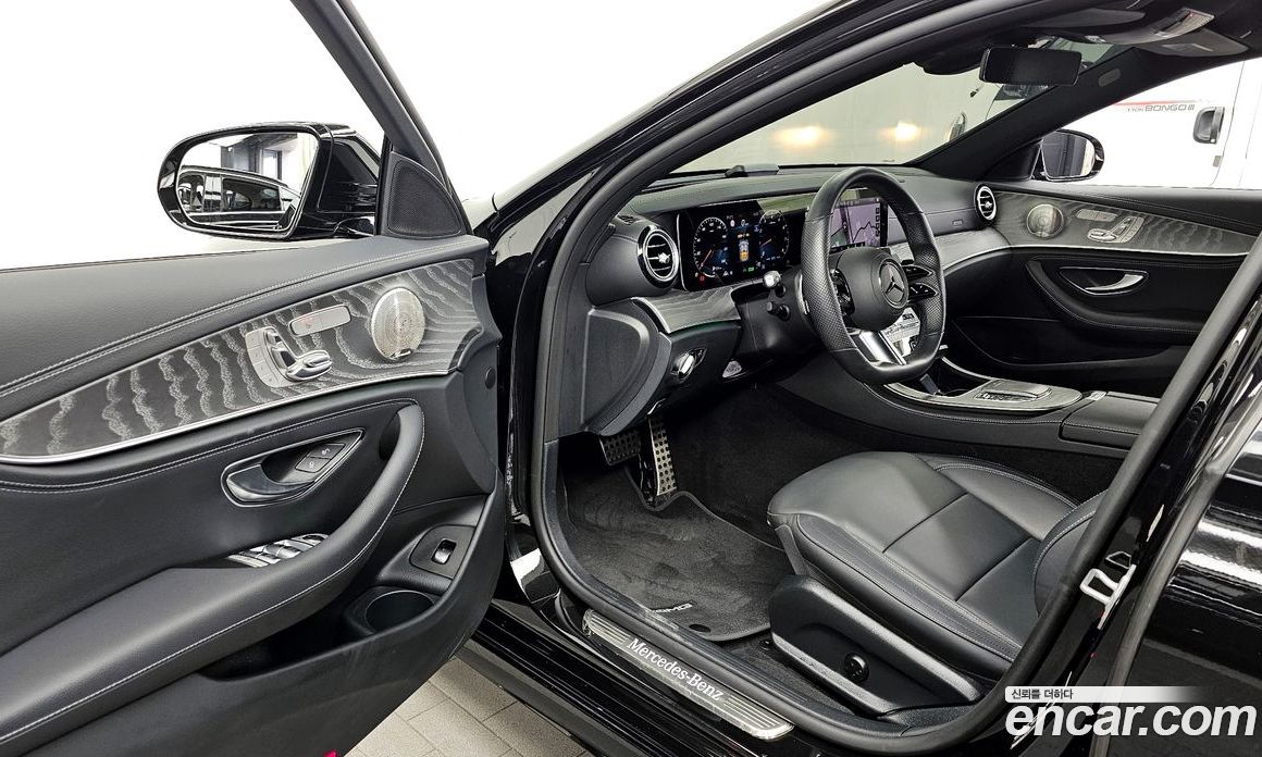 Mercedes Benz E-Class E350 4MATIC AMG Line