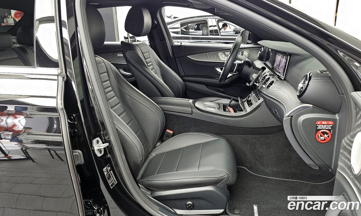 Mercedes Benz E-Class E350 4MATIC AMG Line