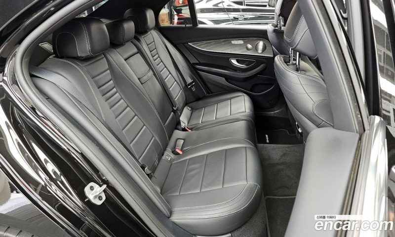 Mercedes Benz E-Class E350 4MATIC AMG Line