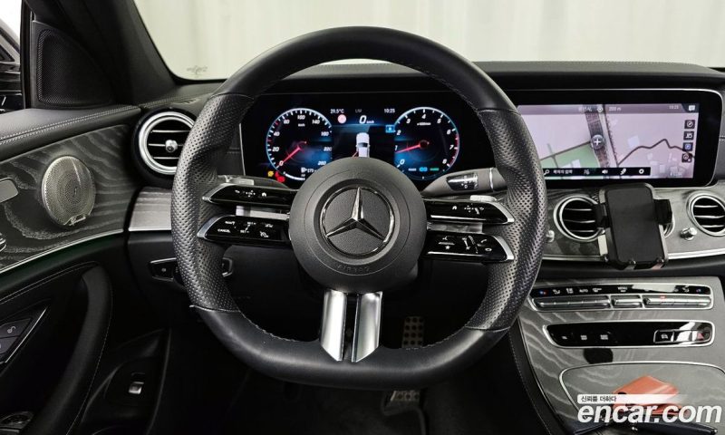 Mercedes Benz E-Class E350 4MATIC AMG Line