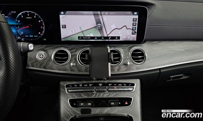 Mercedes Benz E-Class E350 4MATIC AMG Line