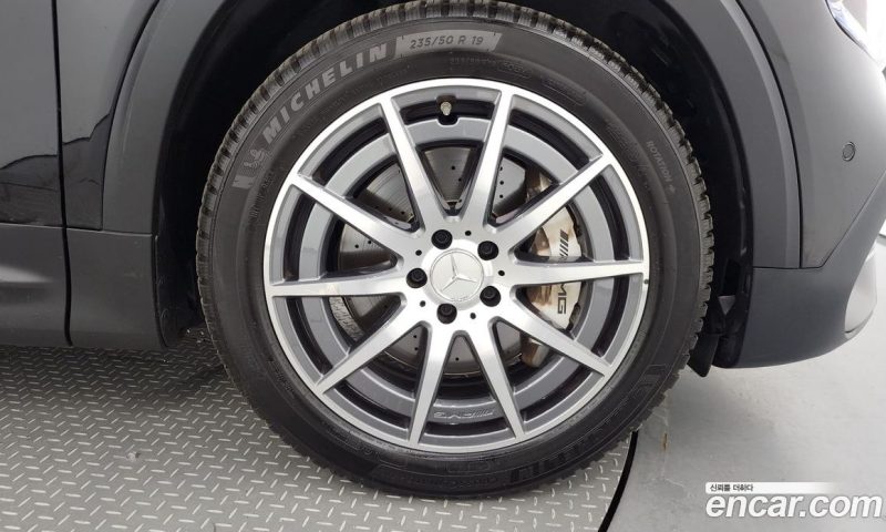 Mercedes Benz GLB-Class AMG GLB35 4MATIC
