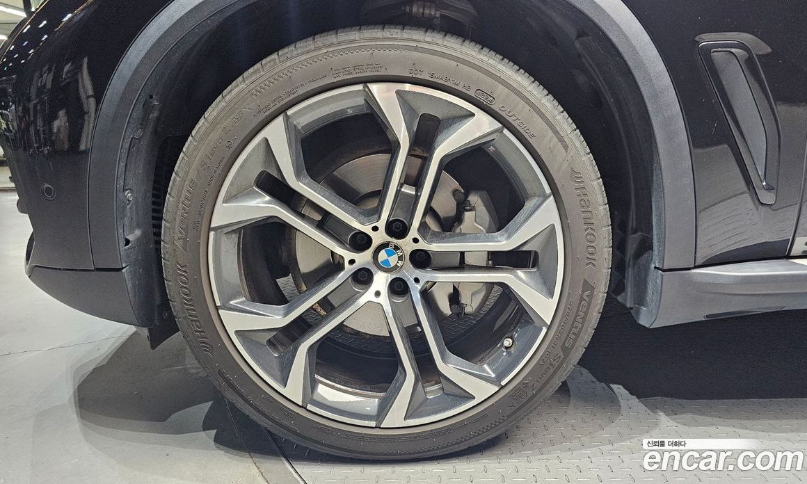 BMW X5 xDrive i40 xLine