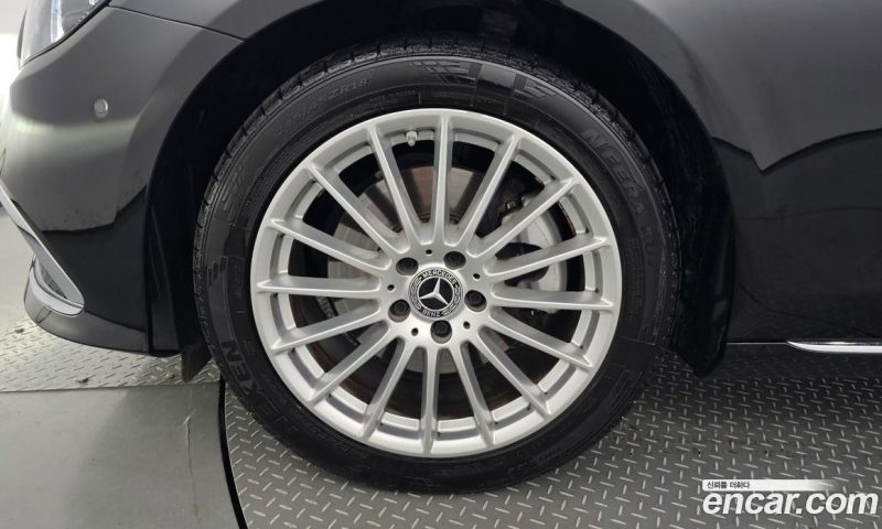 Mercedes Benz E-Class E250 Exclusive