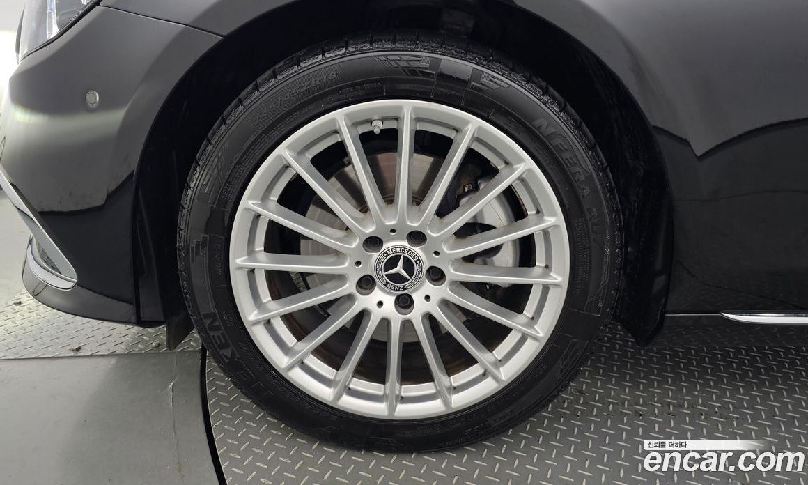 Mercedes Benz E-Class E250 Exclusive
