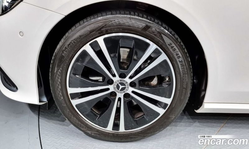 Mercedes Benz E-Class E250 Avantgarde