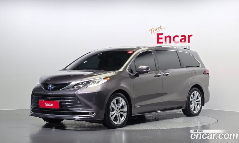 Toyota Sienna 2.5 Hybrid 2WD