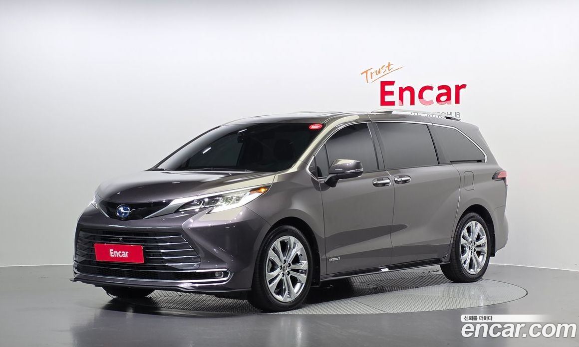 Toyota Sienna 2.5 Hybrid 2WD