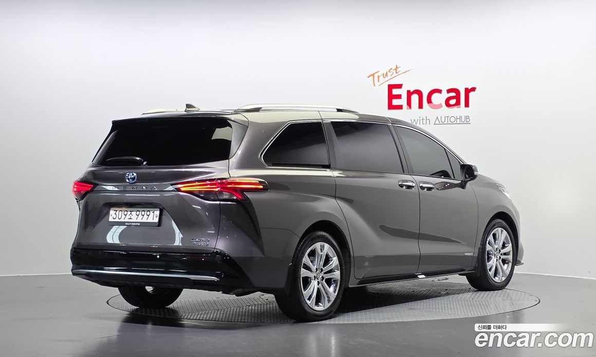Toyota Sienna 2.5 Hybrid 2WD