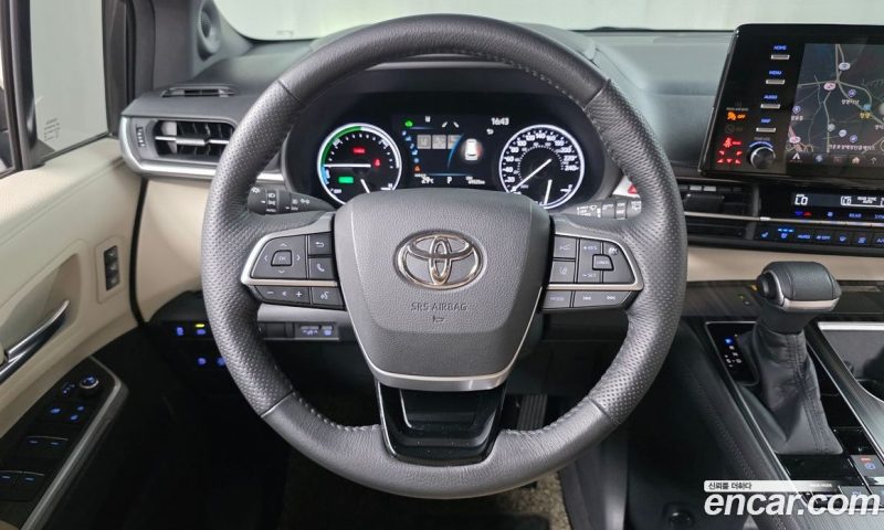 Toyota Sienna 2.5 Hybrid 2WD