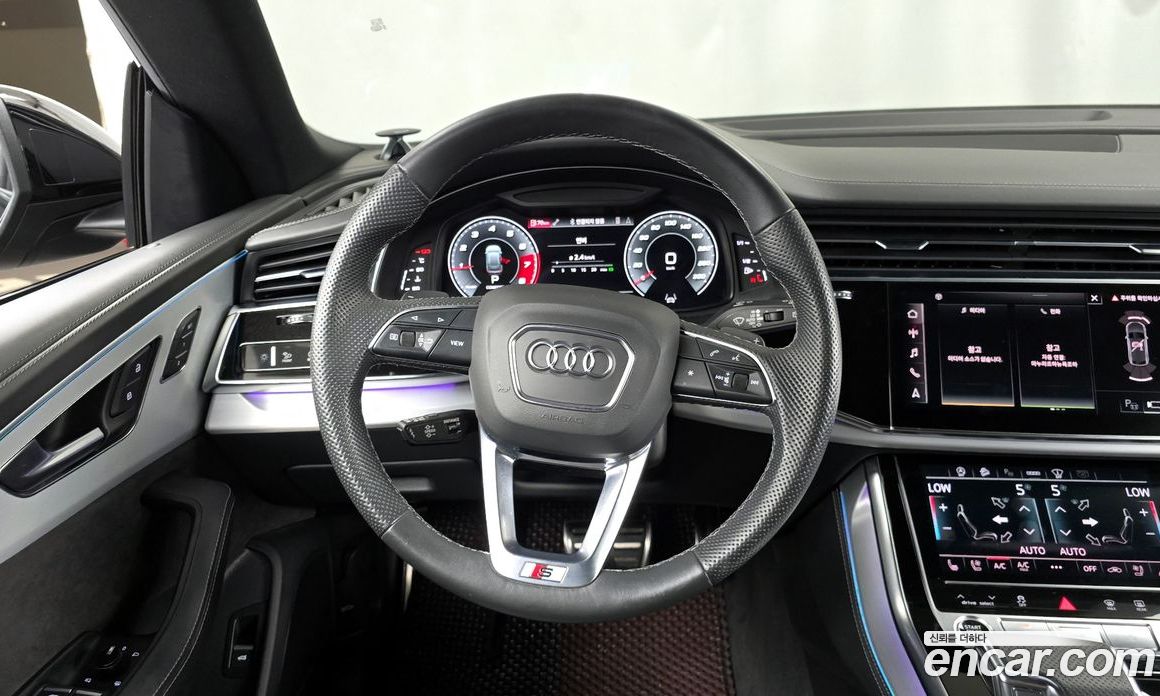 Audi Q8 55 TFSI Quattro Premium