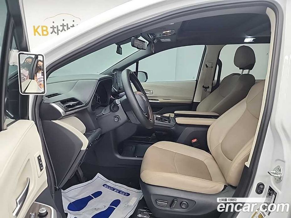 Toyota Sienna 2.5 Hybrid 2WD