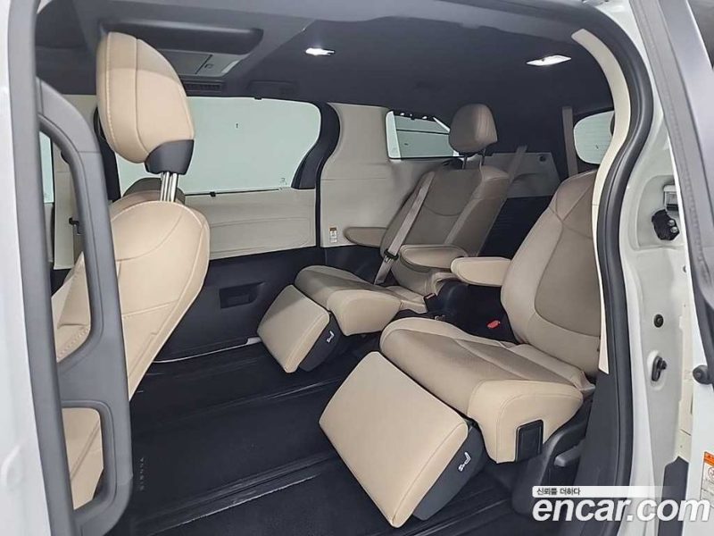 Toyota Sienna 2.5 Hybrid 2WD