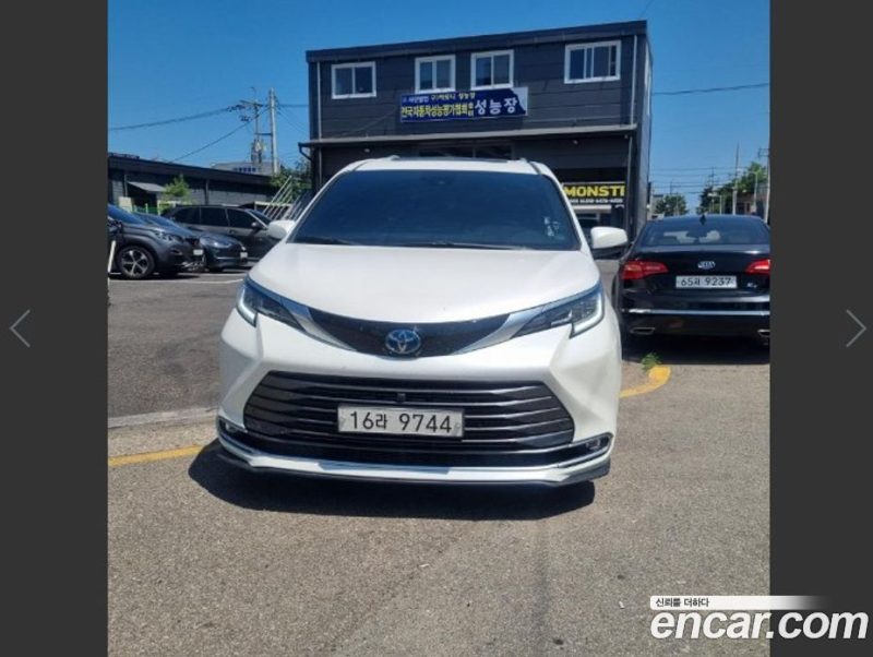 Toyota Sienna 2.5 Hybrid AWD