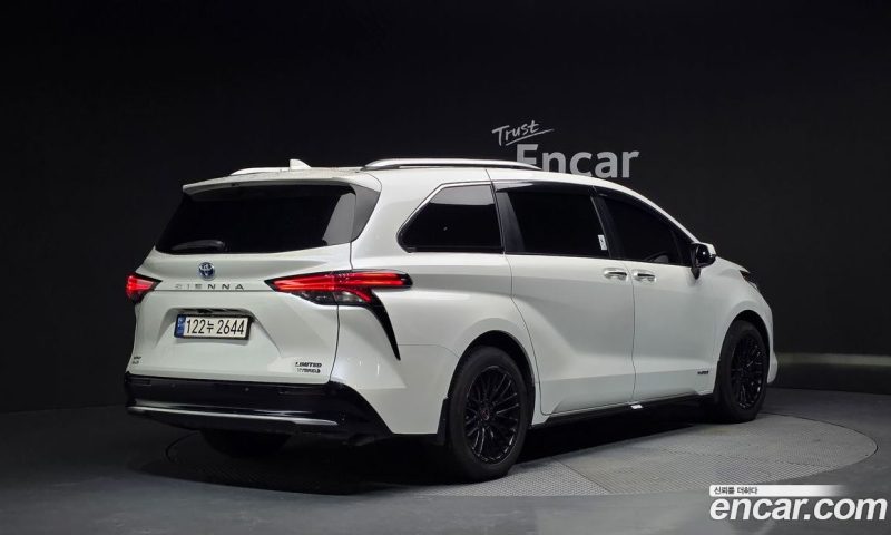 Toyota Sienna 2.5 Hybrid AWD