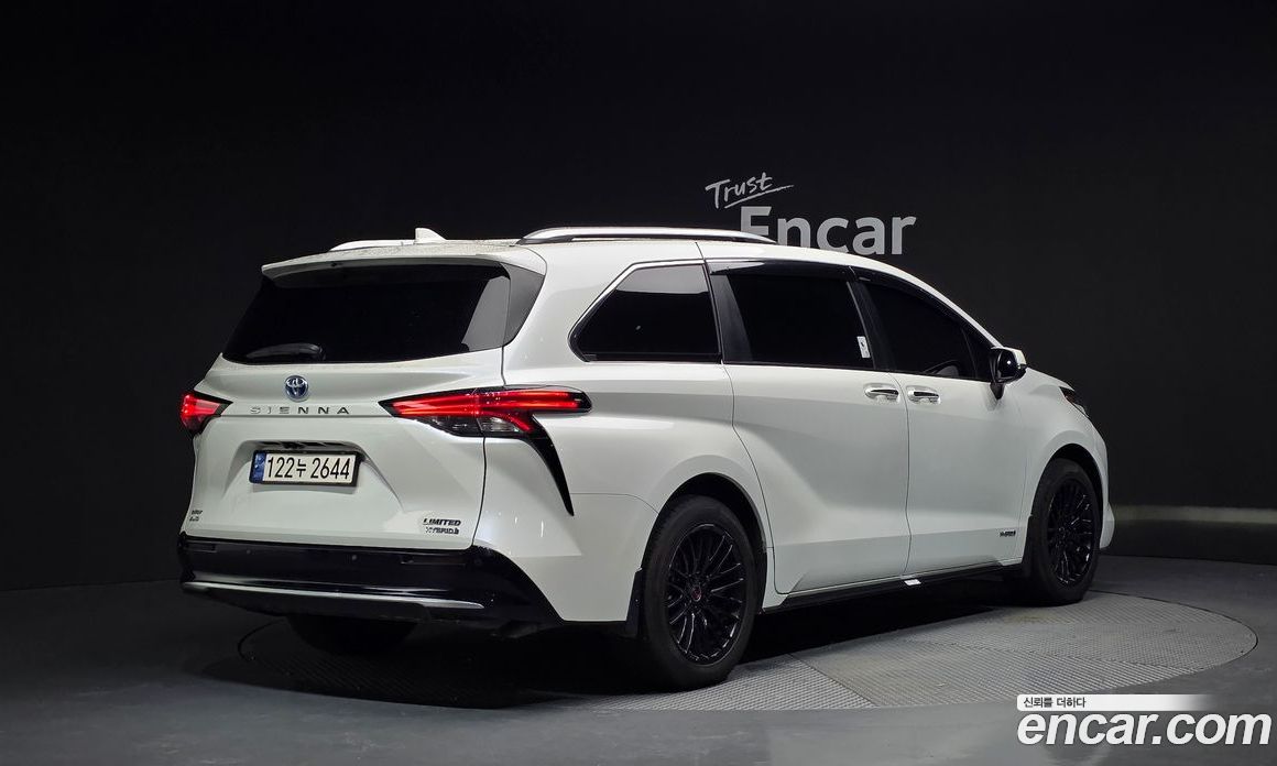 Toyota Sienna 2.5 Hybrid AWD