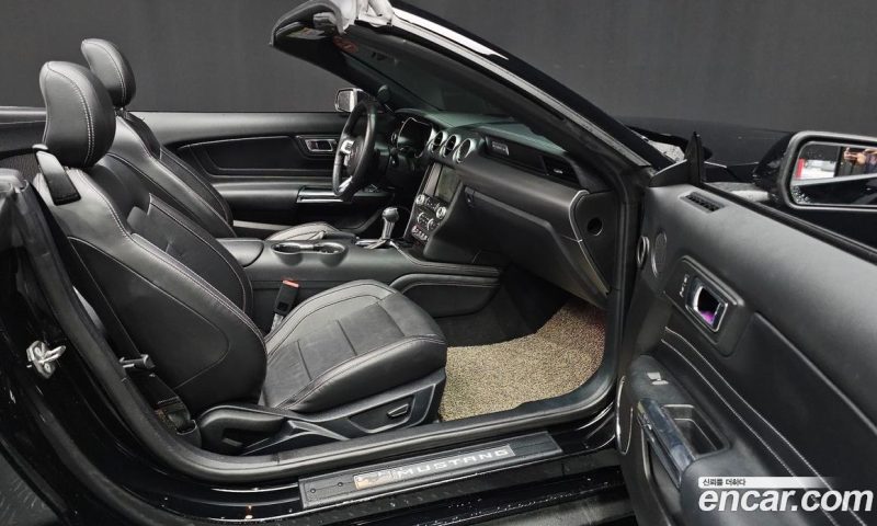 Ford Mustang Convertible