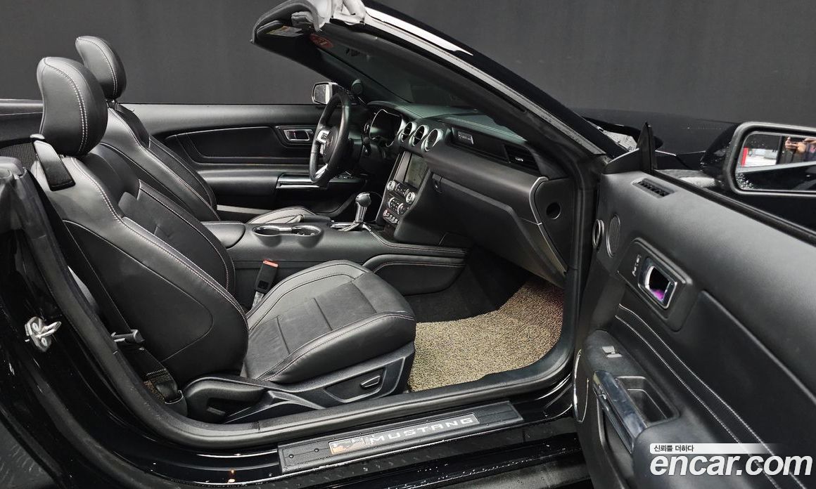 Ford Mustang Convertible